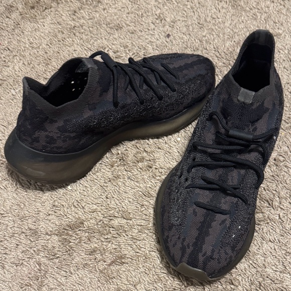 Yeezy 380 Onyx (no box) - Picture 1 of 3